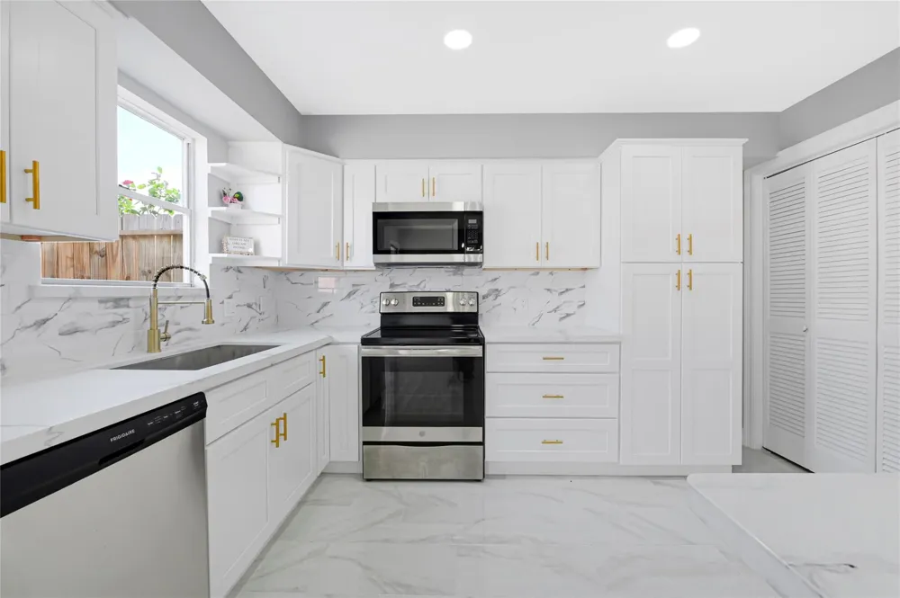 6326 Cambridge Glen Lane Houston, TX 77035