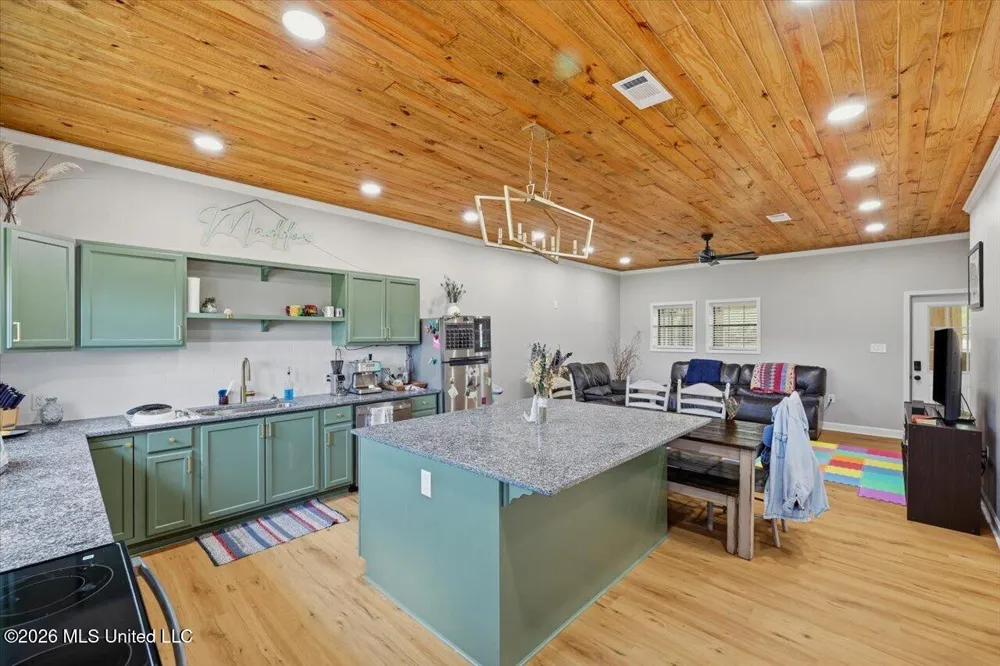 612 U.s. 51 Bogue Chitto, MS 39629