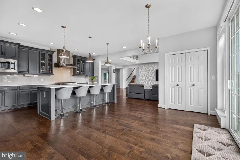 110 BITTERSWEET Mechanicsburg, PA 17050