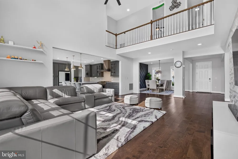 110 BITTERSWEET Mechanicsburg, PA 17050