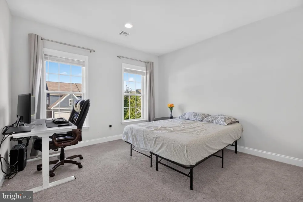 110 BITTERSWEET Mechanicsburg, PA 17050