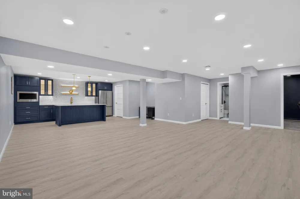 110 BITTERSWEET Mechanicsburg, PA 17050