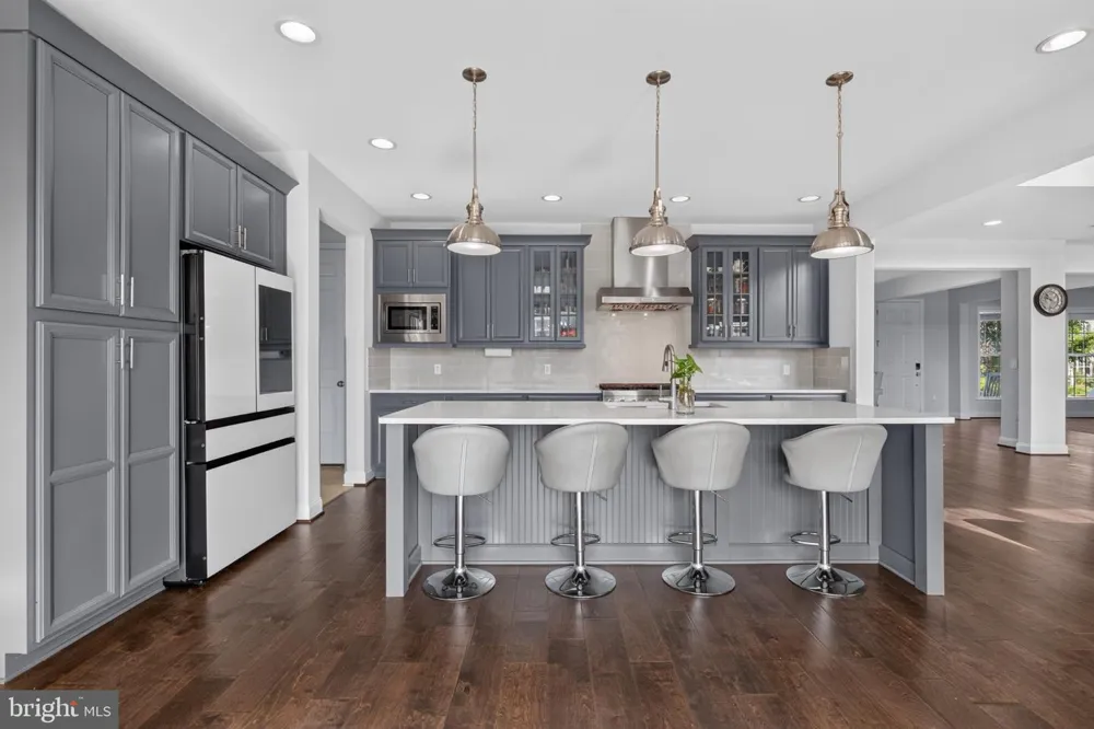 110 BITTERSWEET Mechanicsburg, PA 17050