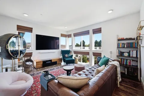 3768 Capitol Avenue #415B