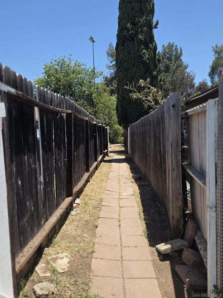 1145 Jamacha Lane Spring Valley, CA 91977
