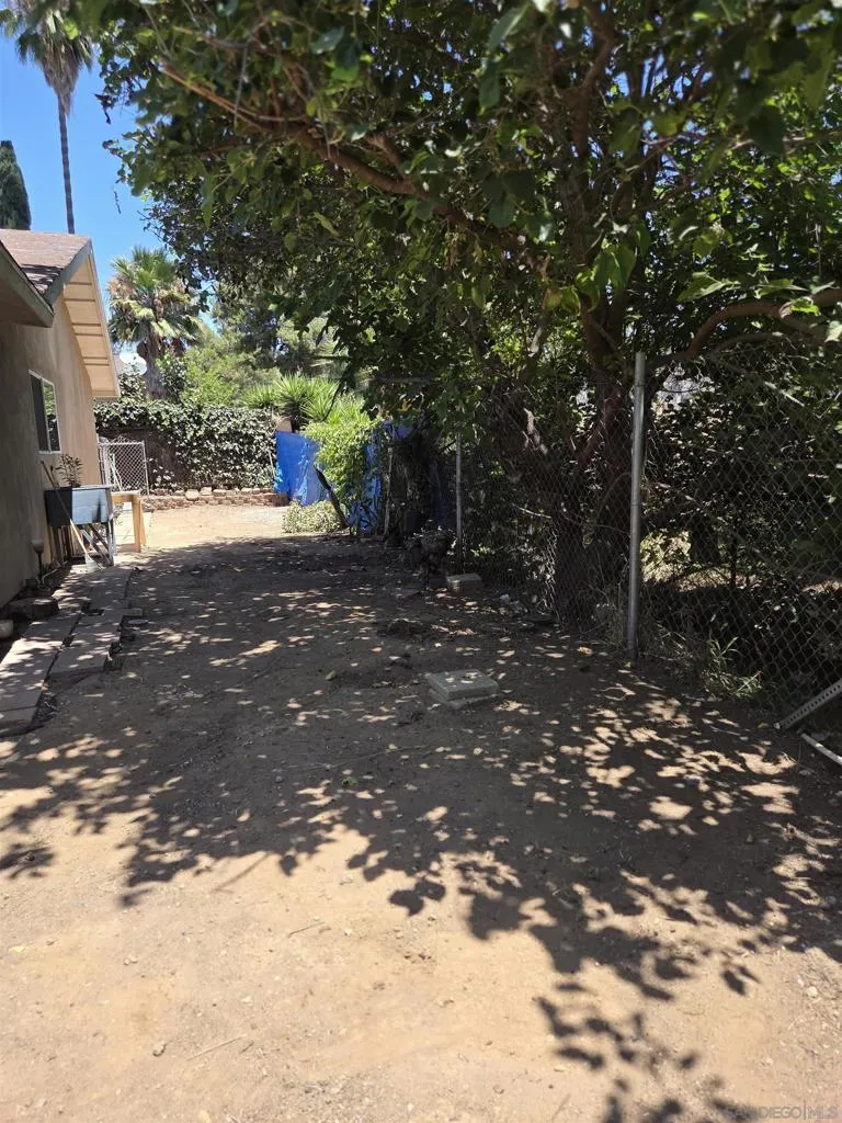 1145 Jamacha Lane Spring Valley, CA 91977