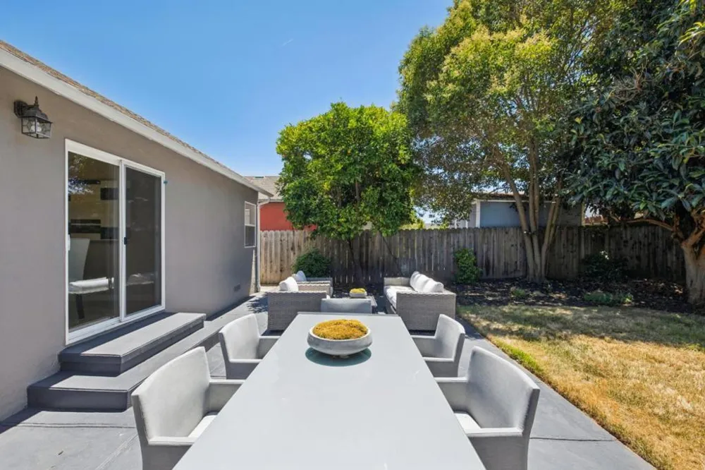 1080 Judson Street Belmont, CA 94002
