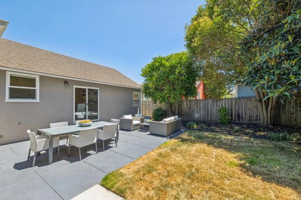 1080 Judson Street Belmont, CA 94002