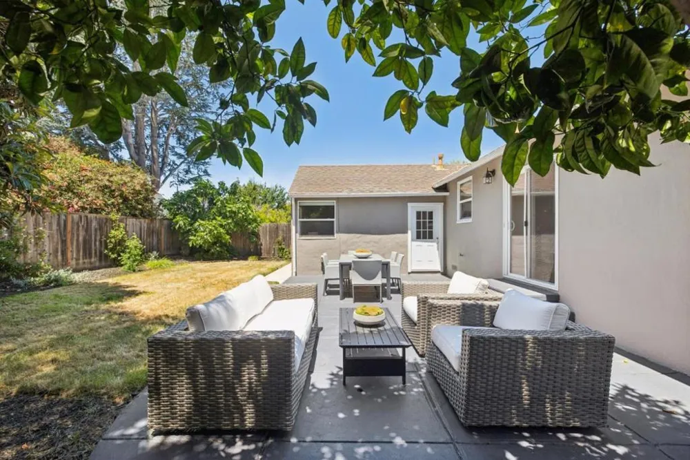 1080 Judson Street Belmont, CA 94002