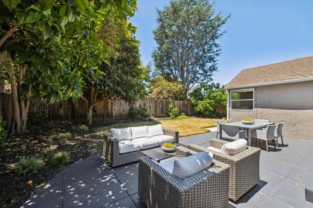 1080 Judson Street Belmont, CA 94002