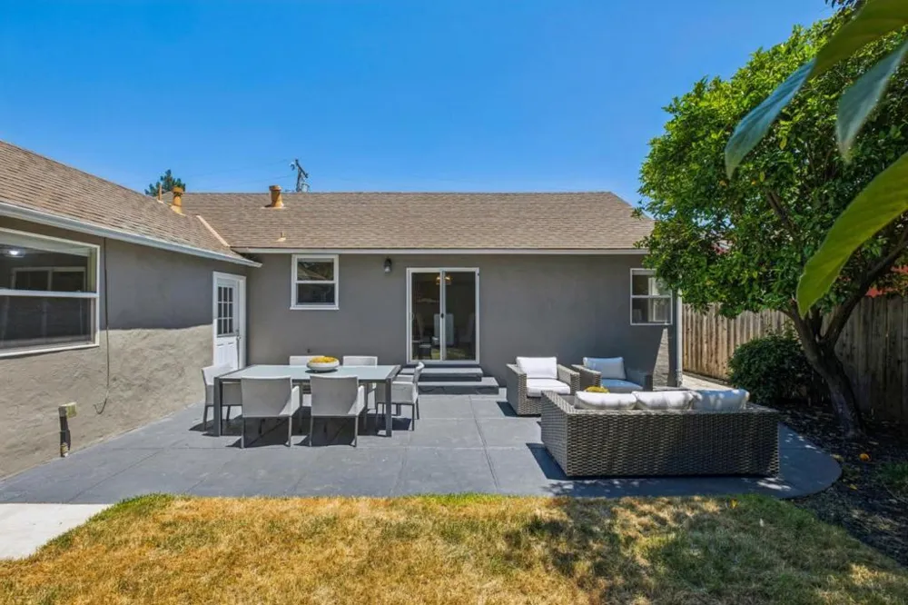 1080 Judson Street Belmont, CA 94002