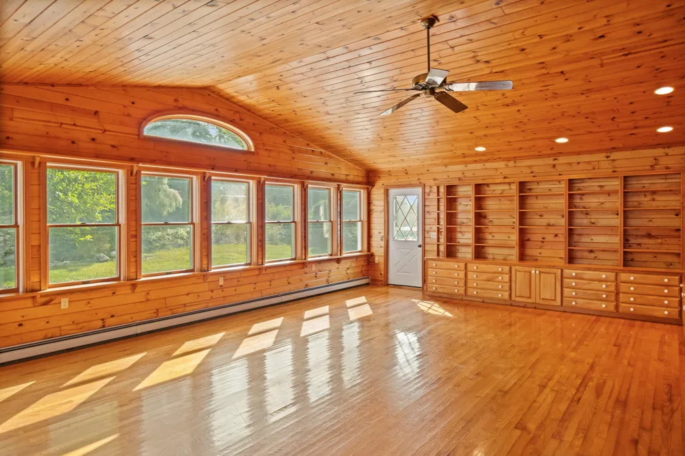 716 Valley Avenue Fremont, MI 49412