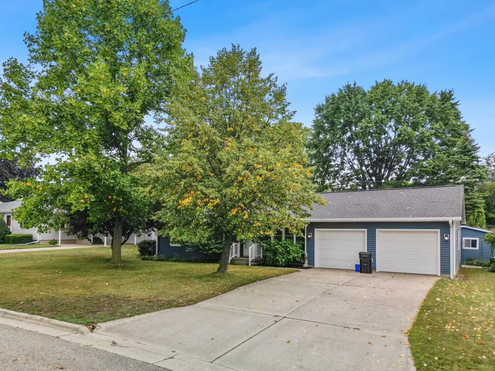 716 Valley Avenue Fremont, MI 49412
