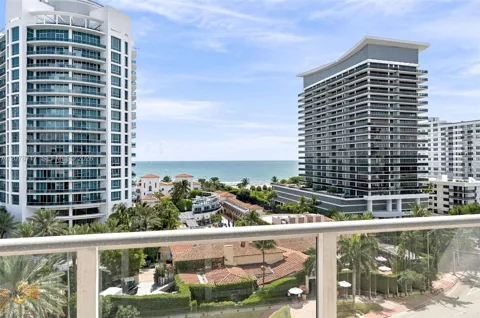 5900 Collins Ave #1006