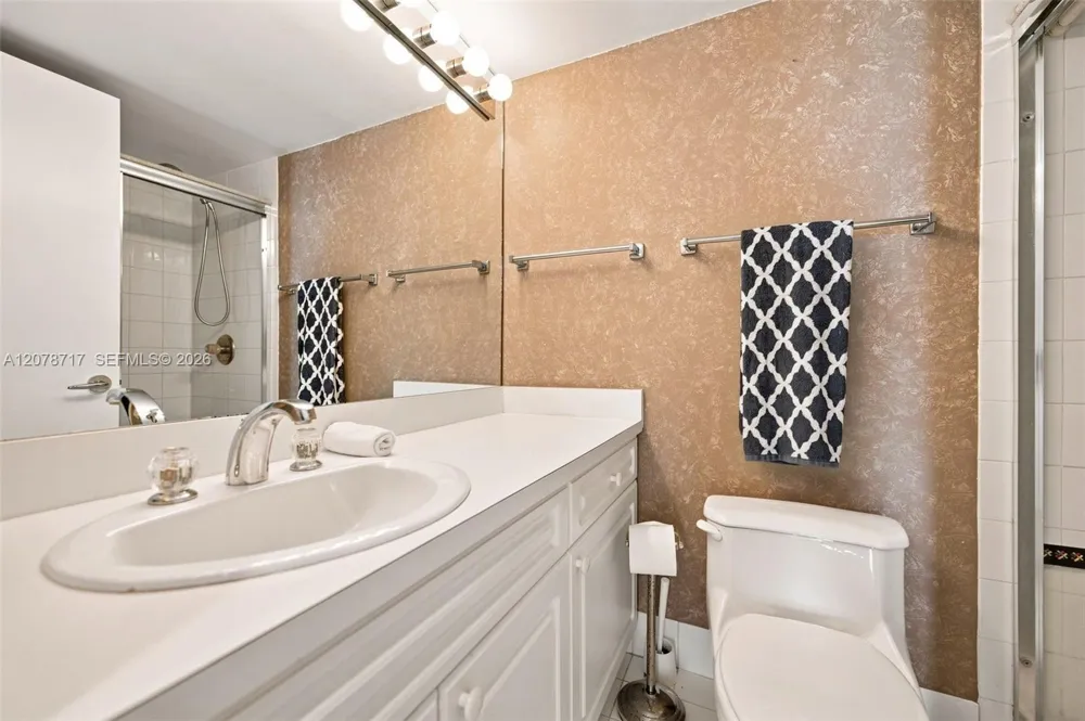 5900 Collins Ave #1006 Miami Beach, FL 33140