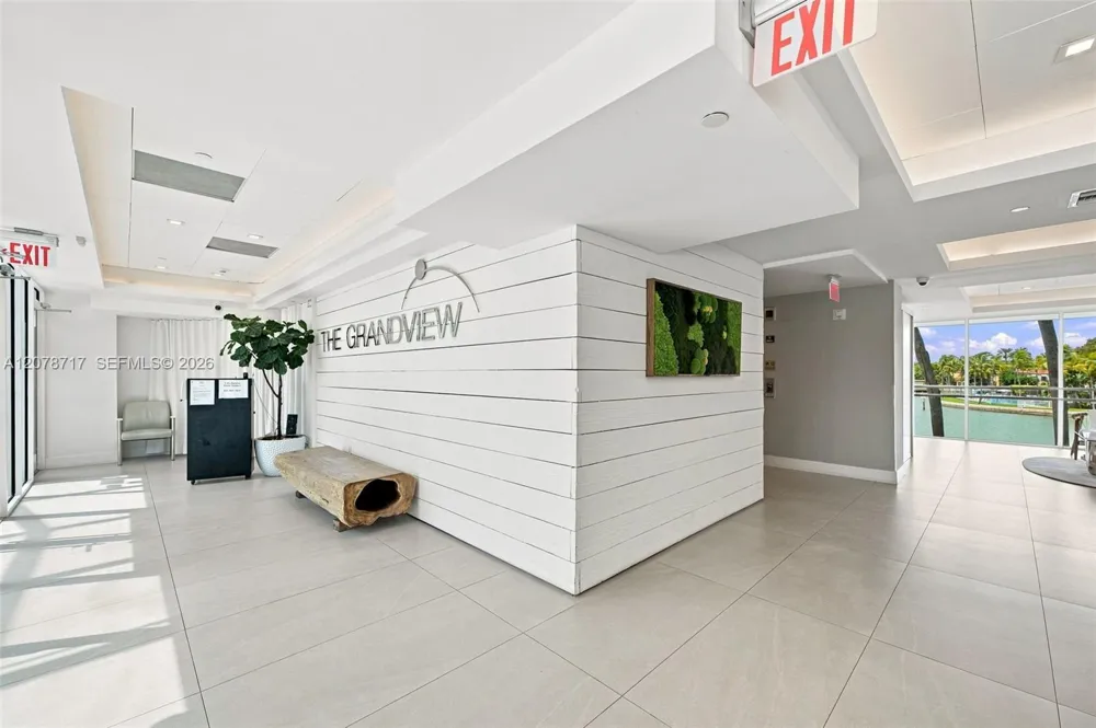 5900 Collins Ave #1006 Miami Beach, FL 33140