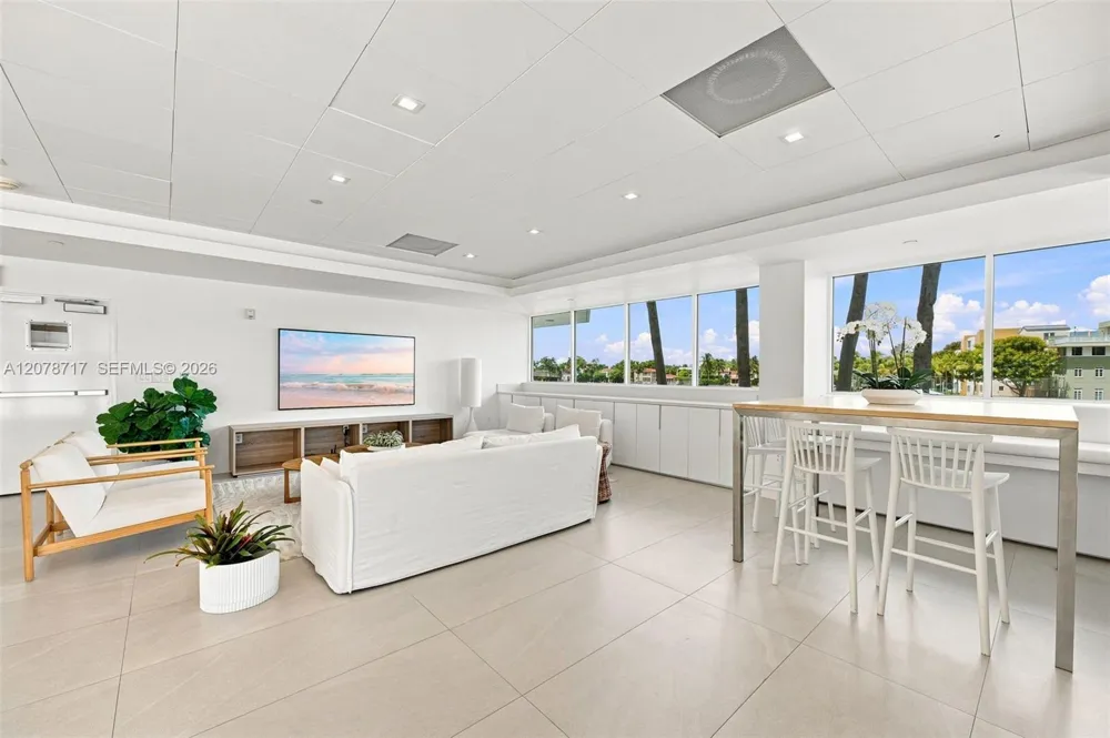 5900 Collins Ave #1006 Miami Beach, FL 33140