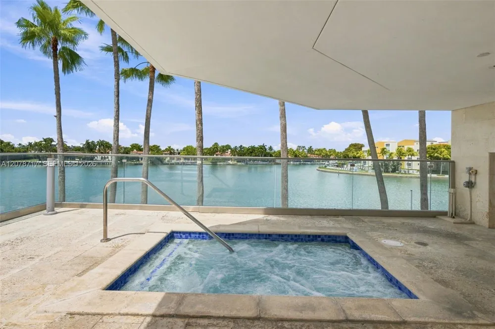 5900 Collins Ave #1006 Miami Beach, FL 33140