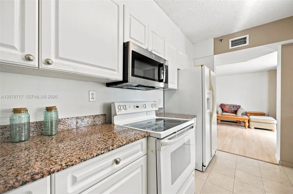 5900 Collins Ave #1006 Miami Beach, FL 33140