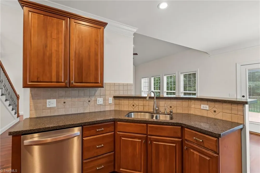 3321 Lower Lake Road Thomasville, NC 27360