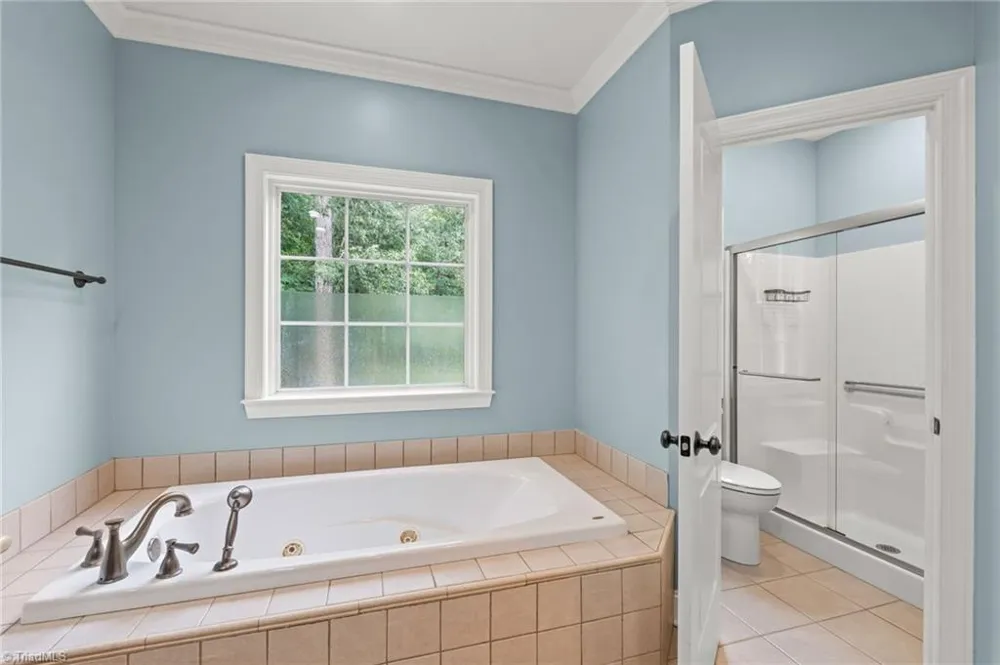 3321 Lower Lake Road Thomasville, NC 27360