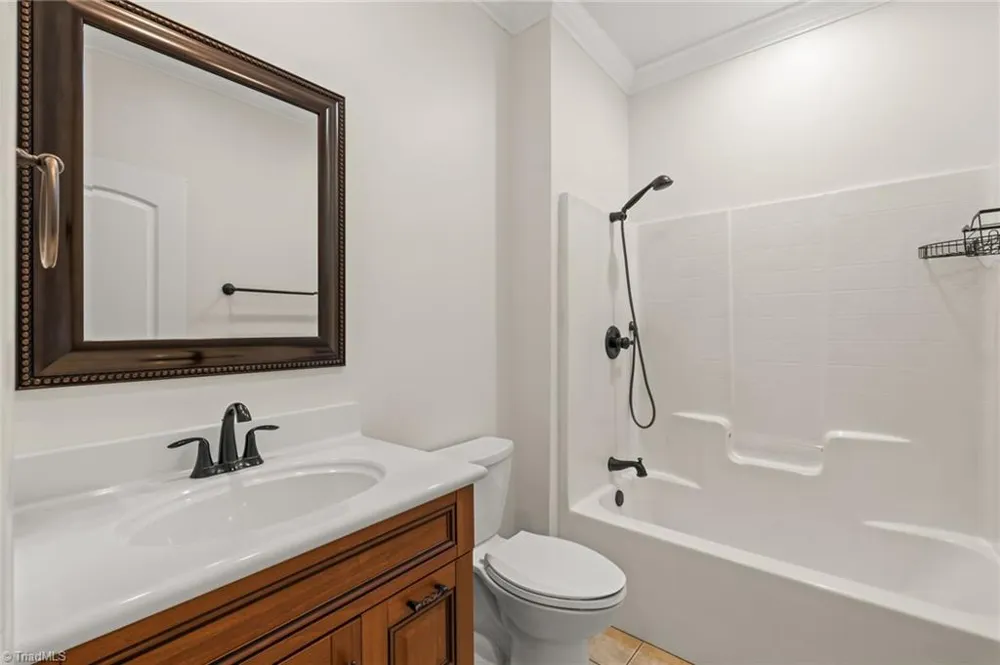 3321 Lower Lake Road Thomasville, NC 27360