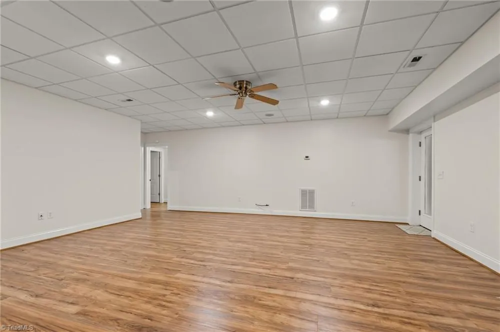 3321 Lower Lake Road Thomasville, NC 27360