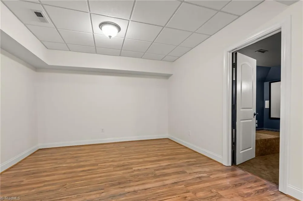 3321 Lower Lake Road Thomasville, NC 27360