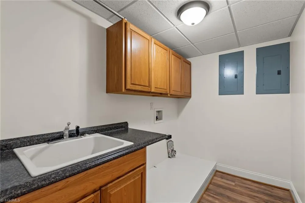 3321 Lower Lake Road Thomasville, NC 27360