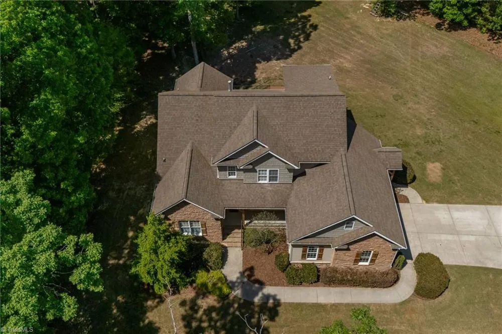 3321 Lower Lake Road Thomasville, NC 27360