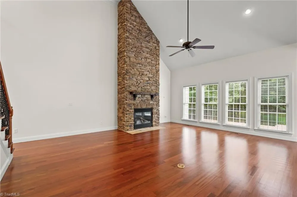 3321 Lower Lake Road Thomasville, NC 27360