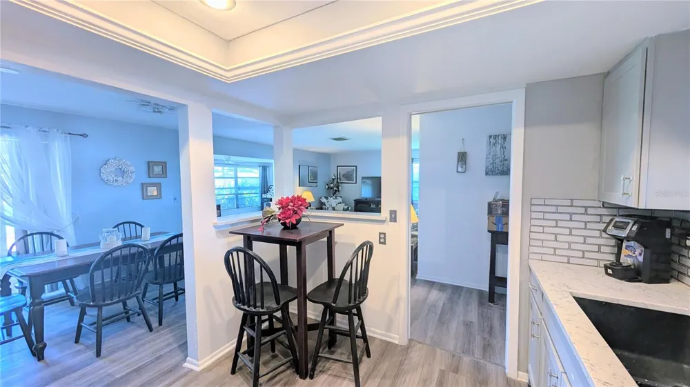 3286 BRUNSWICK LANE #704 Sarasota, FL 34239