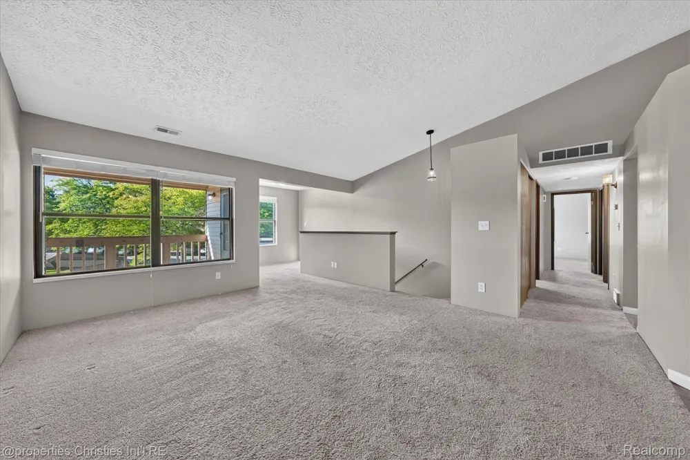 61175 Greenwood Drive South Lyon City, MI 48178
