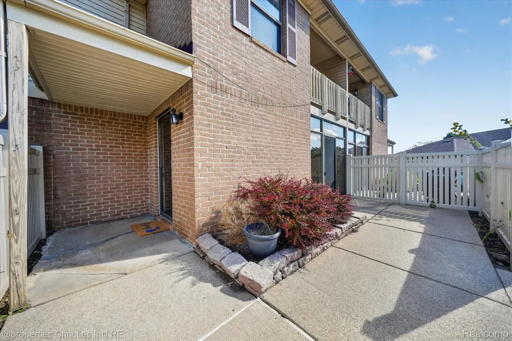 61175 Greenwood Drive South Lyon City, MI 48178