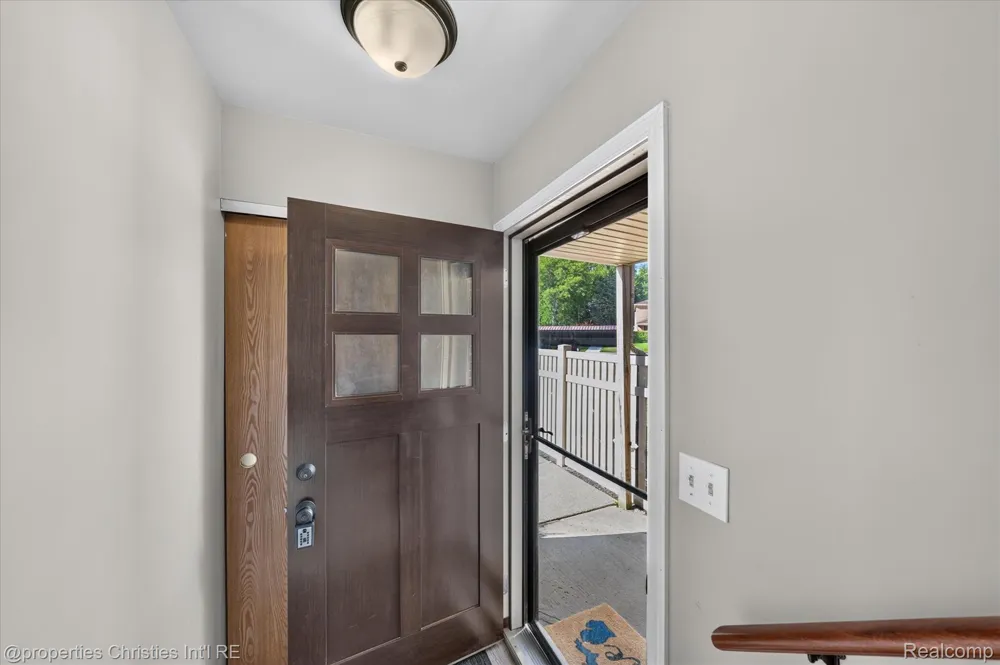 61175 Greenwood Drive South Lyon City, MI 48178
