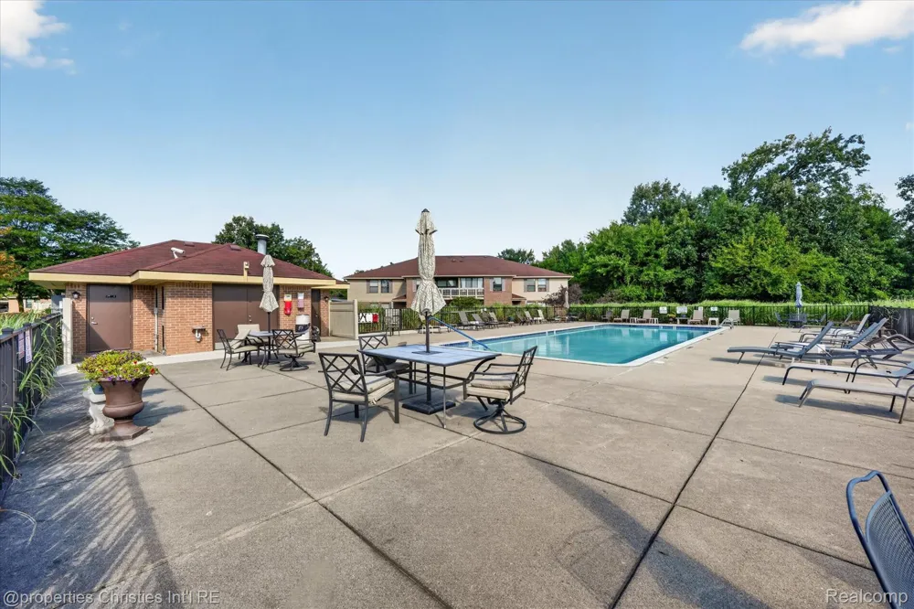 61175 Greenwood Drive South Lyon City, MI 48178