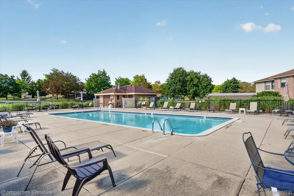 61175 Greenwood Drive South Lyon City, MI 48178