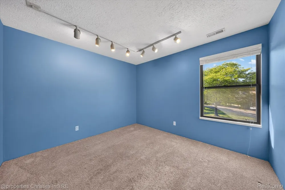 61175 Greenwood Drive South Lyon City, MI 48178