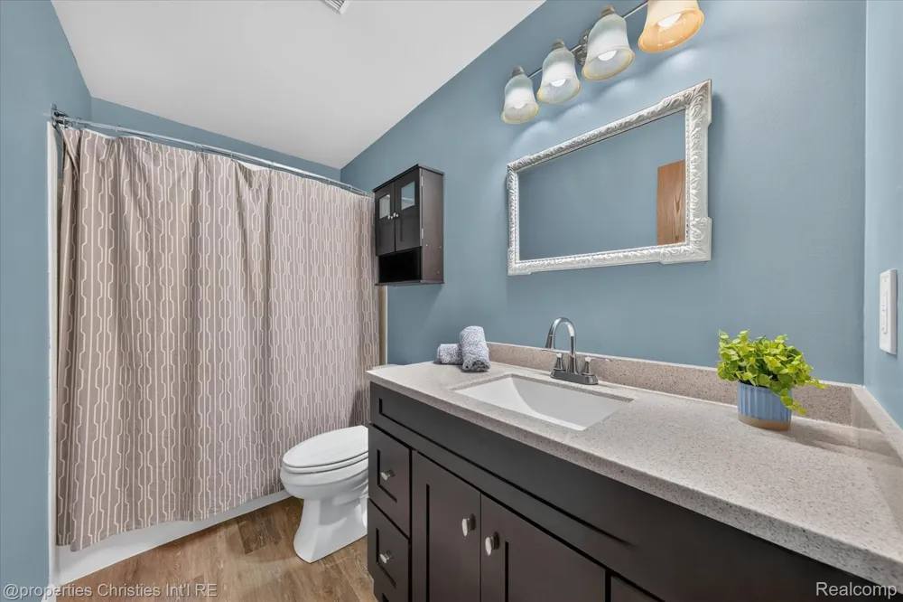 61175 Greenwood Drive South Lyon City, MI 48178