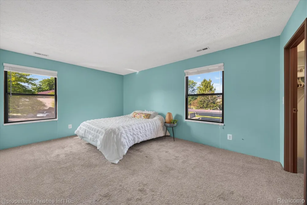 61175 Greenwood Drive South Lyon City, MI 48178