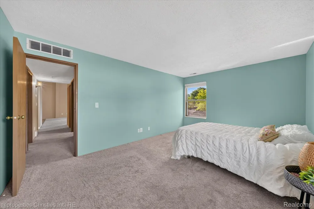 61175 Greenwood Drive South Lyon City, MI 48178
