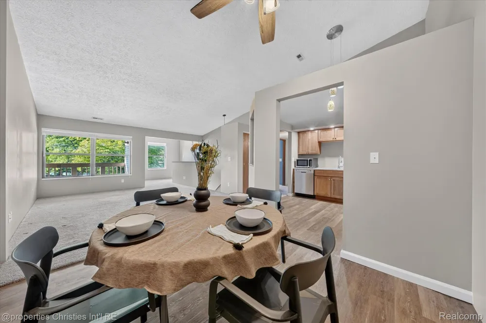 61175 Greenwood Drive South Lyon City, MI 48178