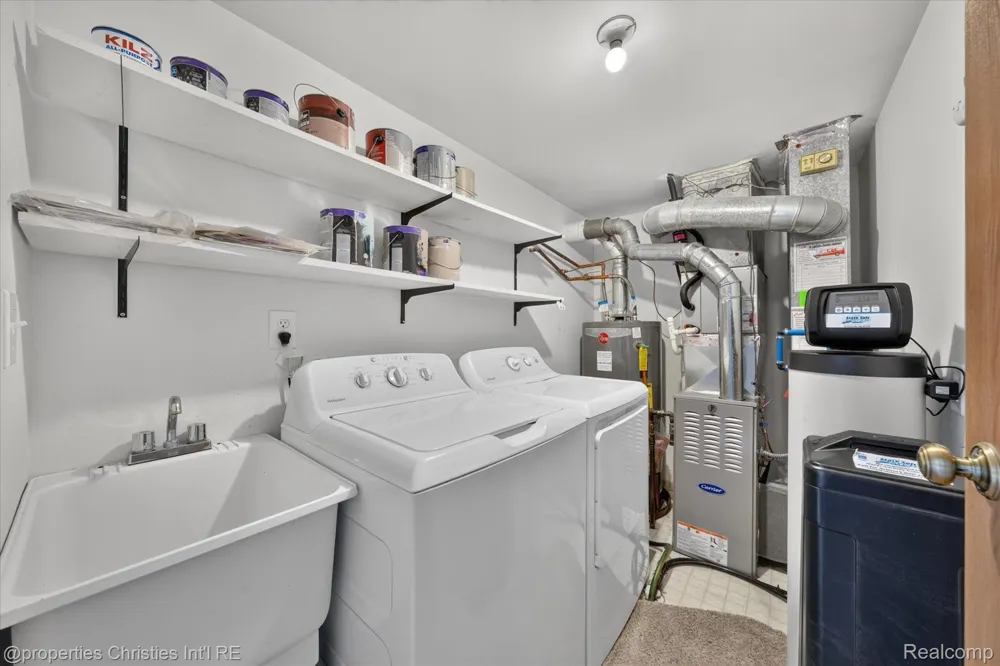 61175 Greenwood Drive South Lyon City, MI 48178