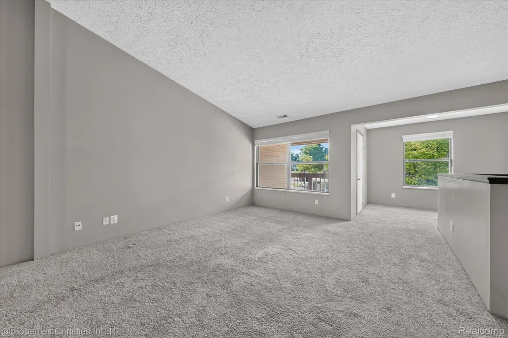61175 Greenwood Drive South Lyon City, MI 48178