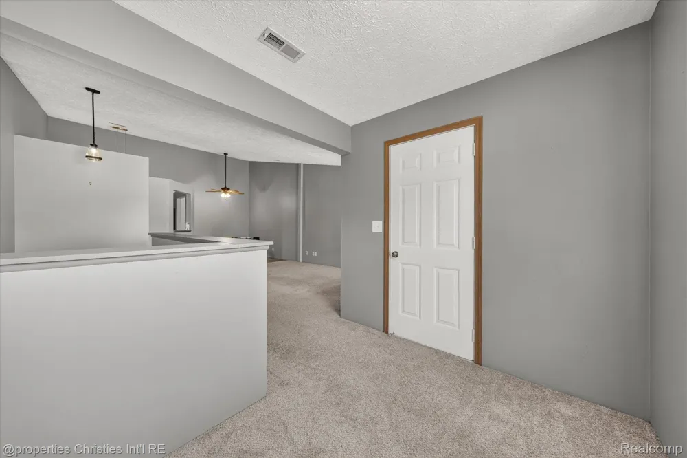 61175 Greenwood Drive South Lyon City, MI 48178