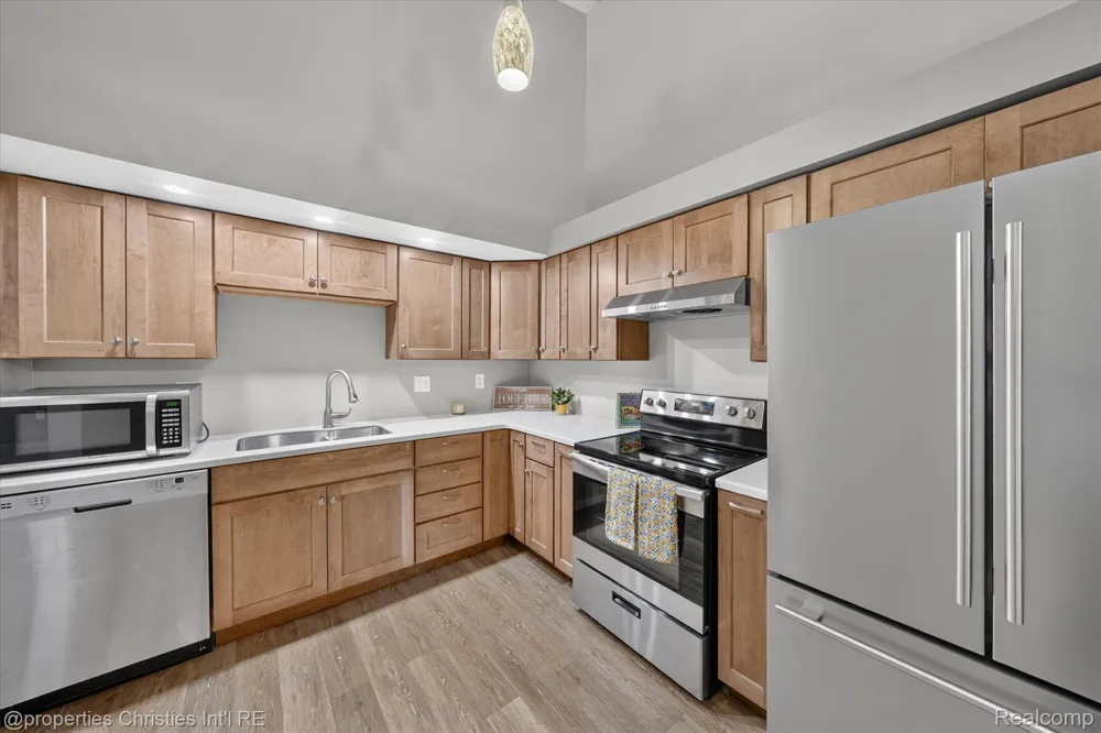 61175 Greenwood Drive South Lyon City, MI 48178