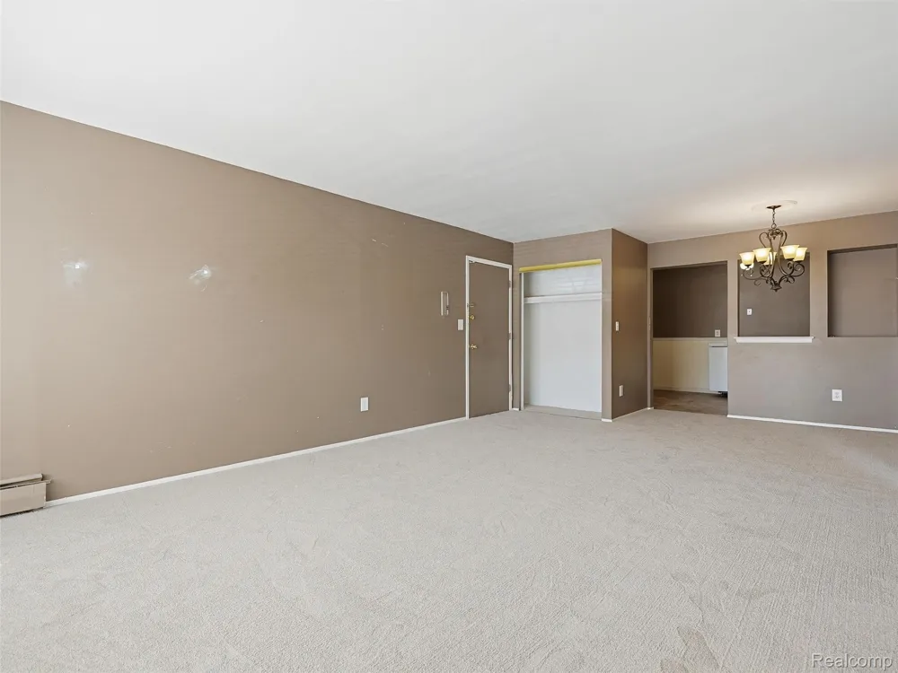 26345 W 7 Mile Road #229 Redford Charter Township, MI 48240