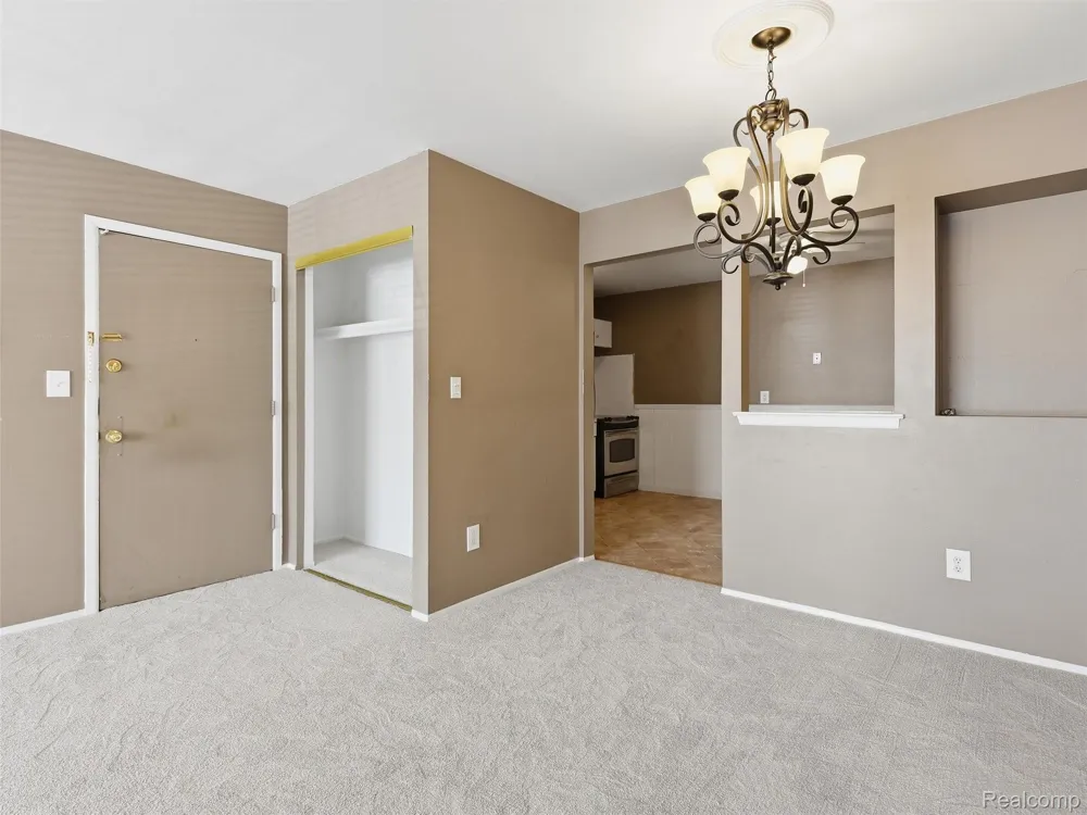 26345 W 7 Mile Road #229 Redford Charter Township, MI 48240