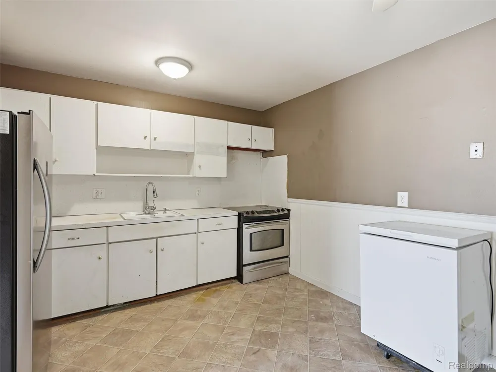 26345 W 7 Mile Road #229 Redford Charter Township, MI 48240