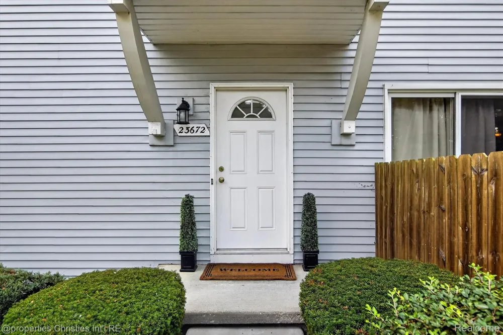 23672 N Rockledge Novi City, MI 48375